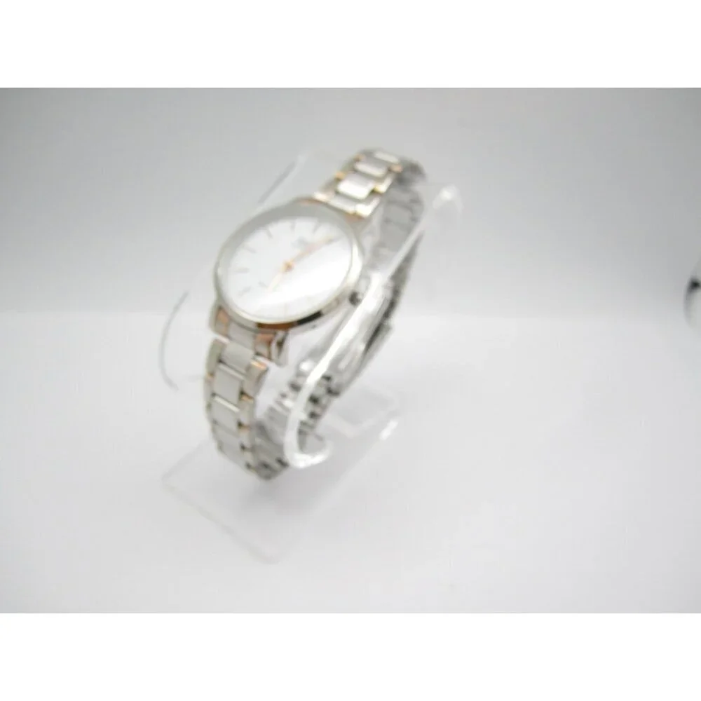 Women Q&Q Quartz WR Analog 30mm Round Watch (I54) 